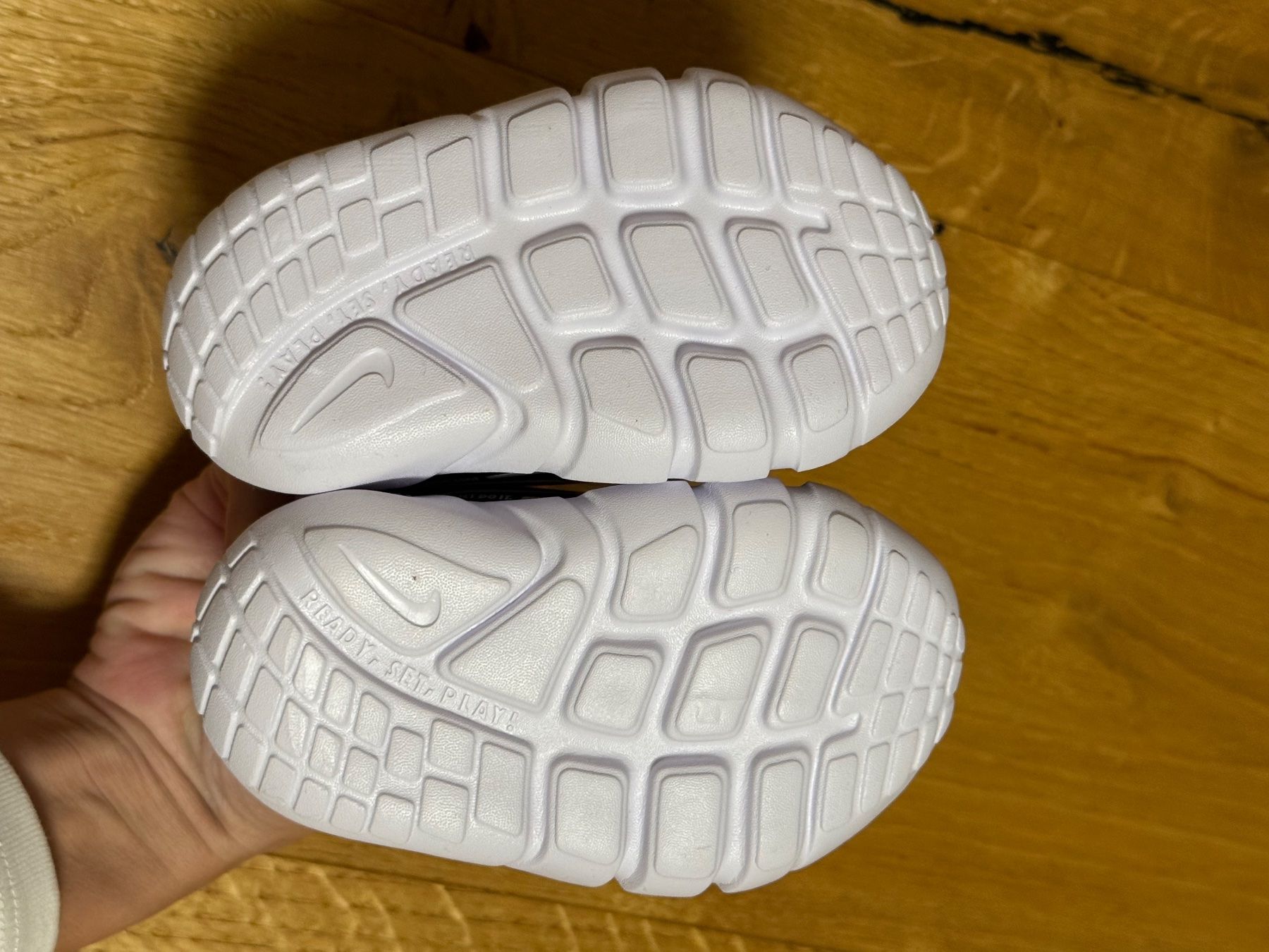 Nike Scarpe per ragazzi: Nike Flex Runner 2 Baby Gr 19.5 – Nuovo (secondo la descrizione) da Uzwil venduto da Hyrije.s 3