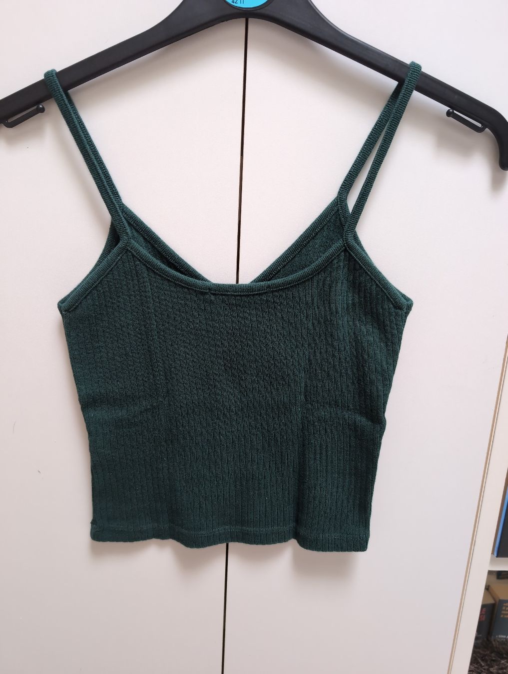 Brandy Melville Top: Canotta verde foresta Brandy Melville – Usato da S. Pietro venduto da van_2826 1
