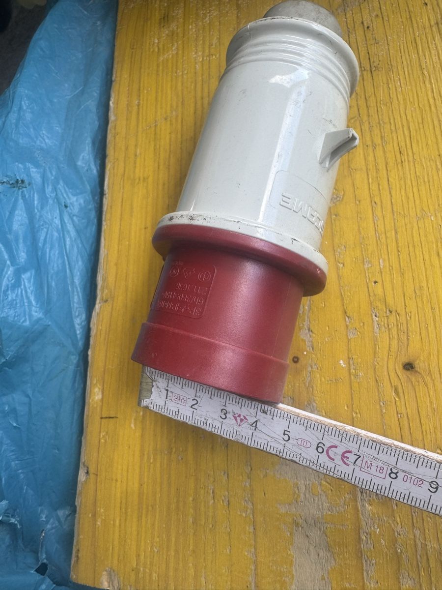 Spine: CEE-Stecker 16A 4pol 400V M – Nuovo (secondo la descrizione) da Grenchen venduto da faz_qgf2 4