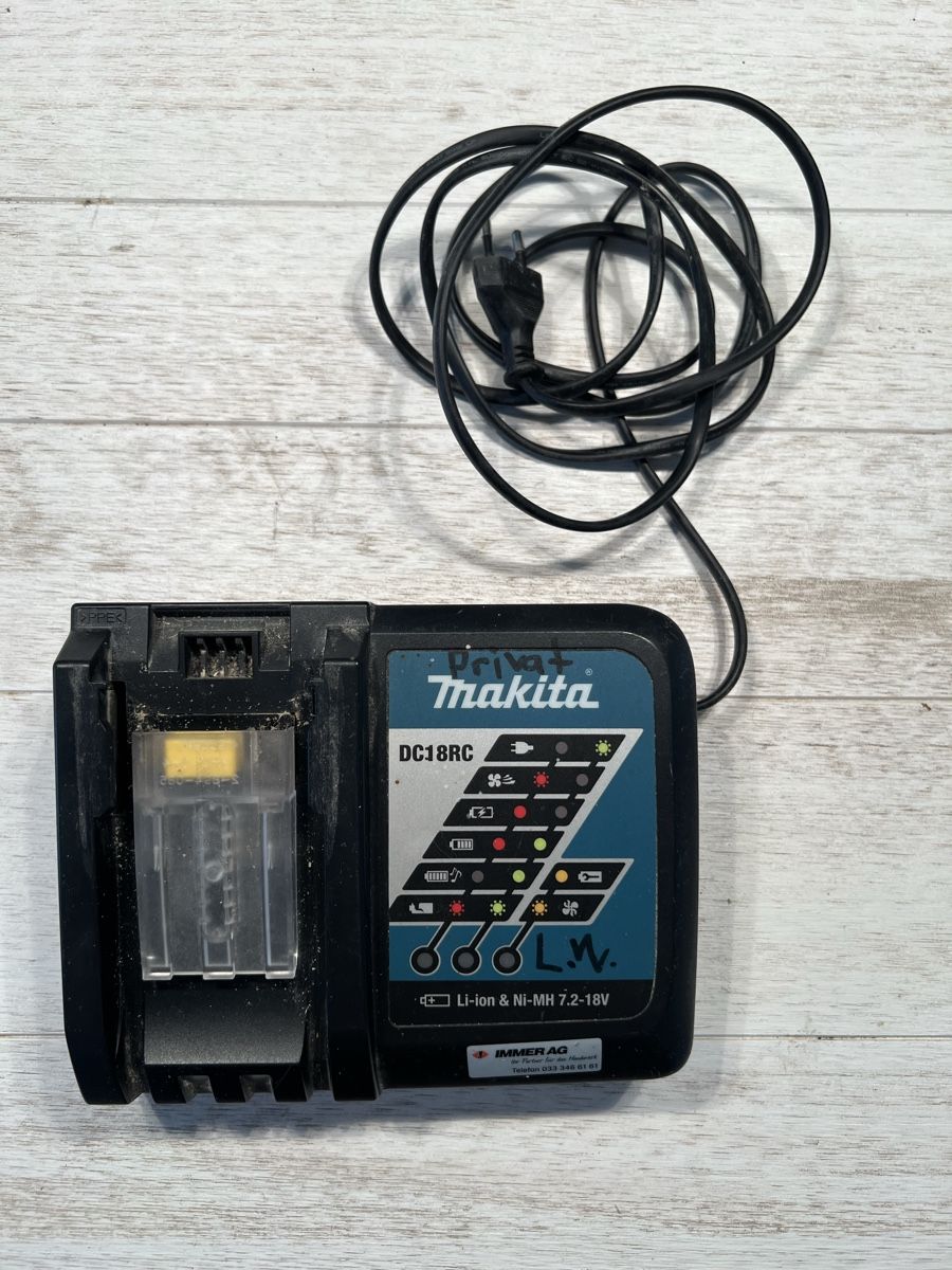 Makita Akkus & Batterien: Makita Ladegerät DC18RC – Gebraucht aus Huttwil von luk_9tdh 1