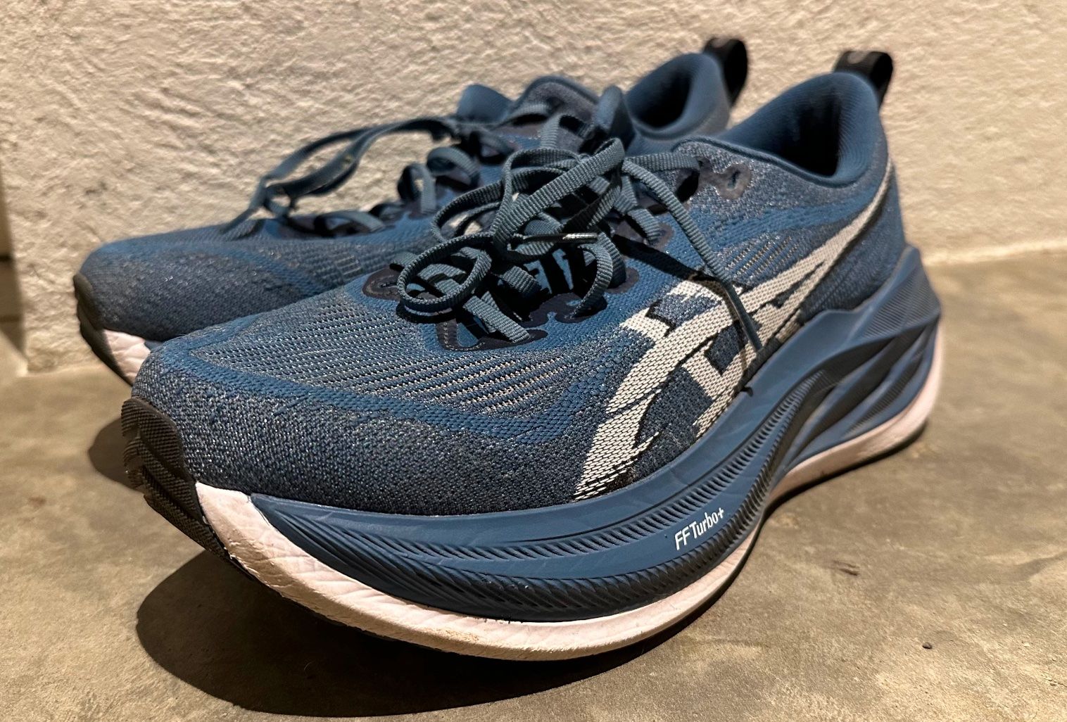 Asics Herrenschuhe: Asics Superblast 2 (41.5) – Gebraucht aus Cully von ybaum 1