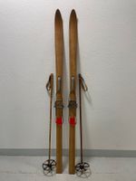 Ski (Nr. 18), Ski von ca. 1960, Laufsohle Holz, ohne Kanten