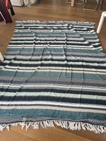 Wohndecke gestreift mit Fransen blau grau weiss gross