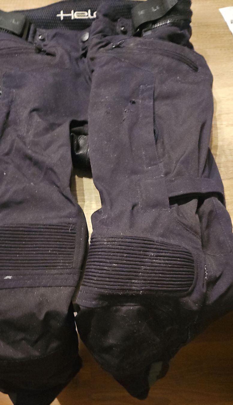 Held Pantaloni: Gebrauchte Motorradhosen Held Grösse M  – Usato da Seengen venduto da storm24
