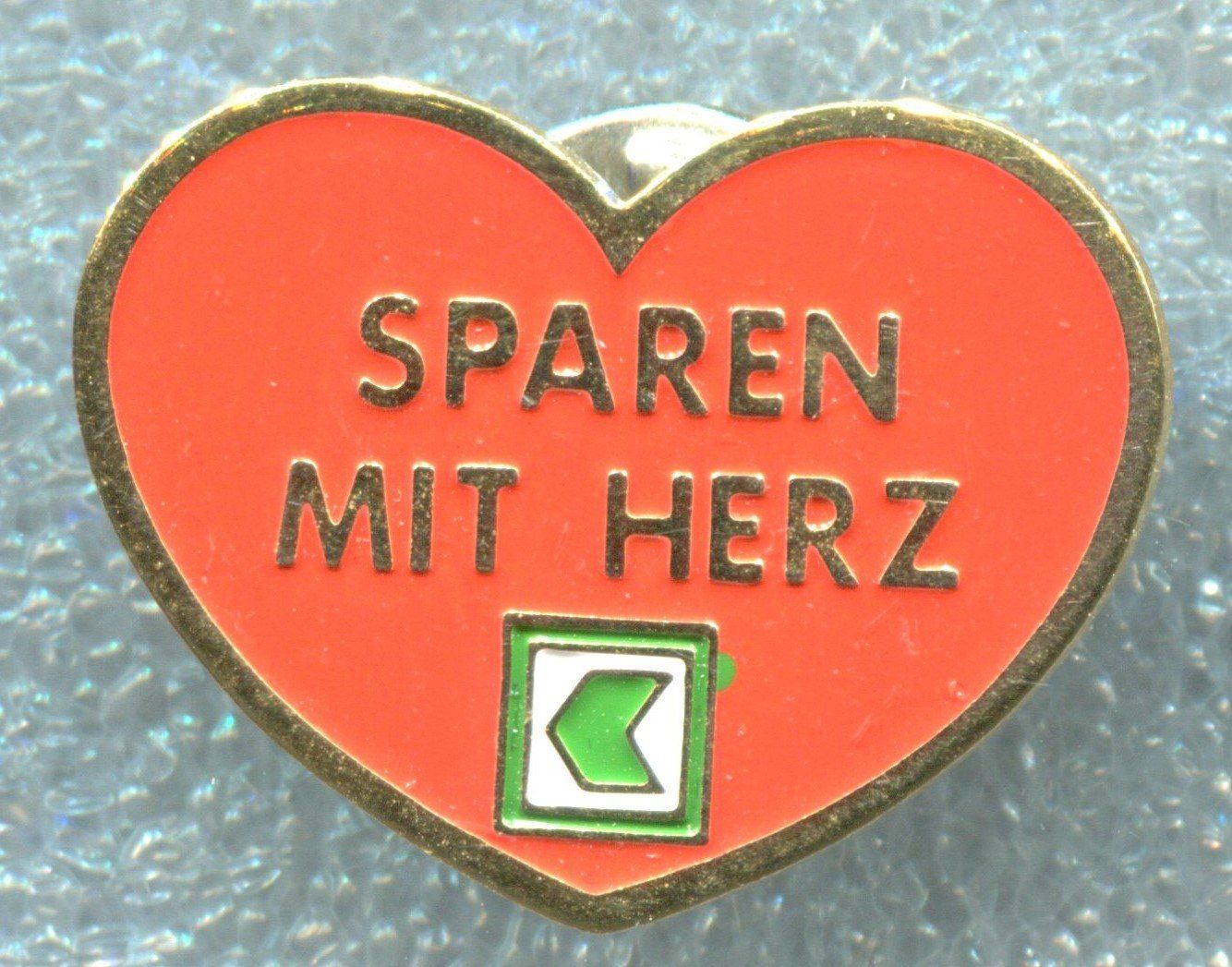 Plaketten & Abzeichen: St.Galler Kantonalbank SPAREN MIT HERZ – Gebraucht aus Winterthur von Sammleroase