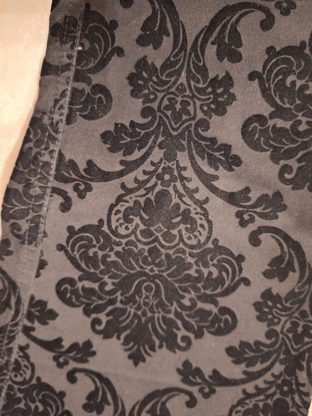 Pantaloni: Hose im Ausbrennerstil. Samtblumen – Usato da Rheinfelden venduto da Cleopatra2000 3