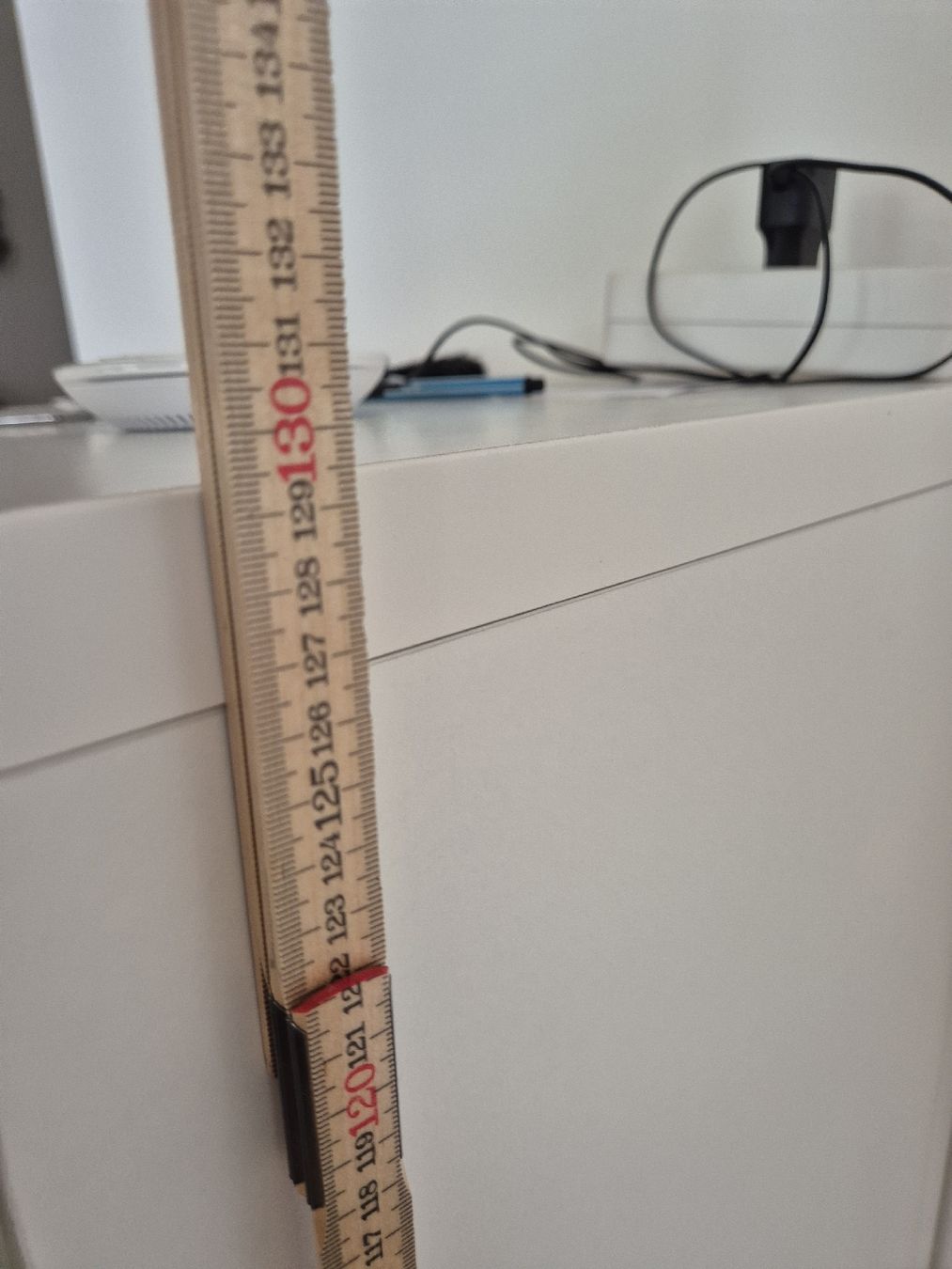 Ikea Kommoden: Schrank/Kommode weiss Hochglanz mit Glasfront – Gebraucht aus Luzern von bam_qr5p 2