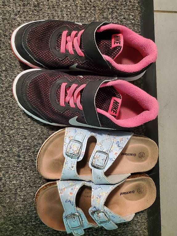Scarpe per ragazze: Schuhe für Mädchen  – Usato da Rüegsauschachen venduto da AnnaG07