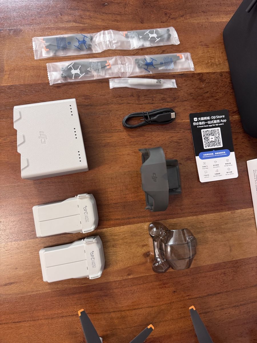 DJI RC Kits de montage: DJI Mini 4 Pro Fly More Combo – D'occasion à Seewen SZ par QM.03 4