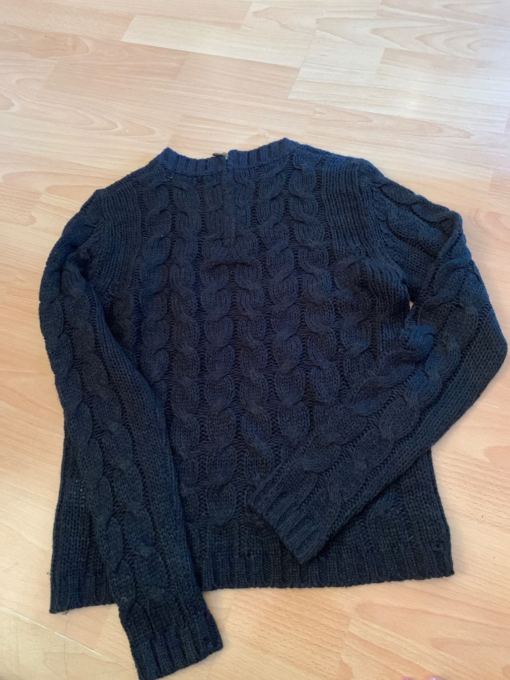 Pullover & Sweatshirts: Joli pull chaud noir Chicorée taille L – Gebraucht aus MEYRIN von Gwendo10 1