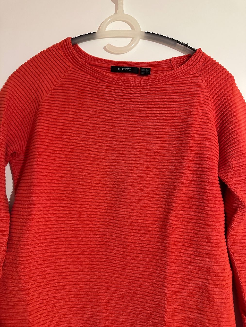 Pulls & Sweat-shirts: Korallefarbiger Pullover Damen – D'occasion à Triengen par nes_l8cj 1