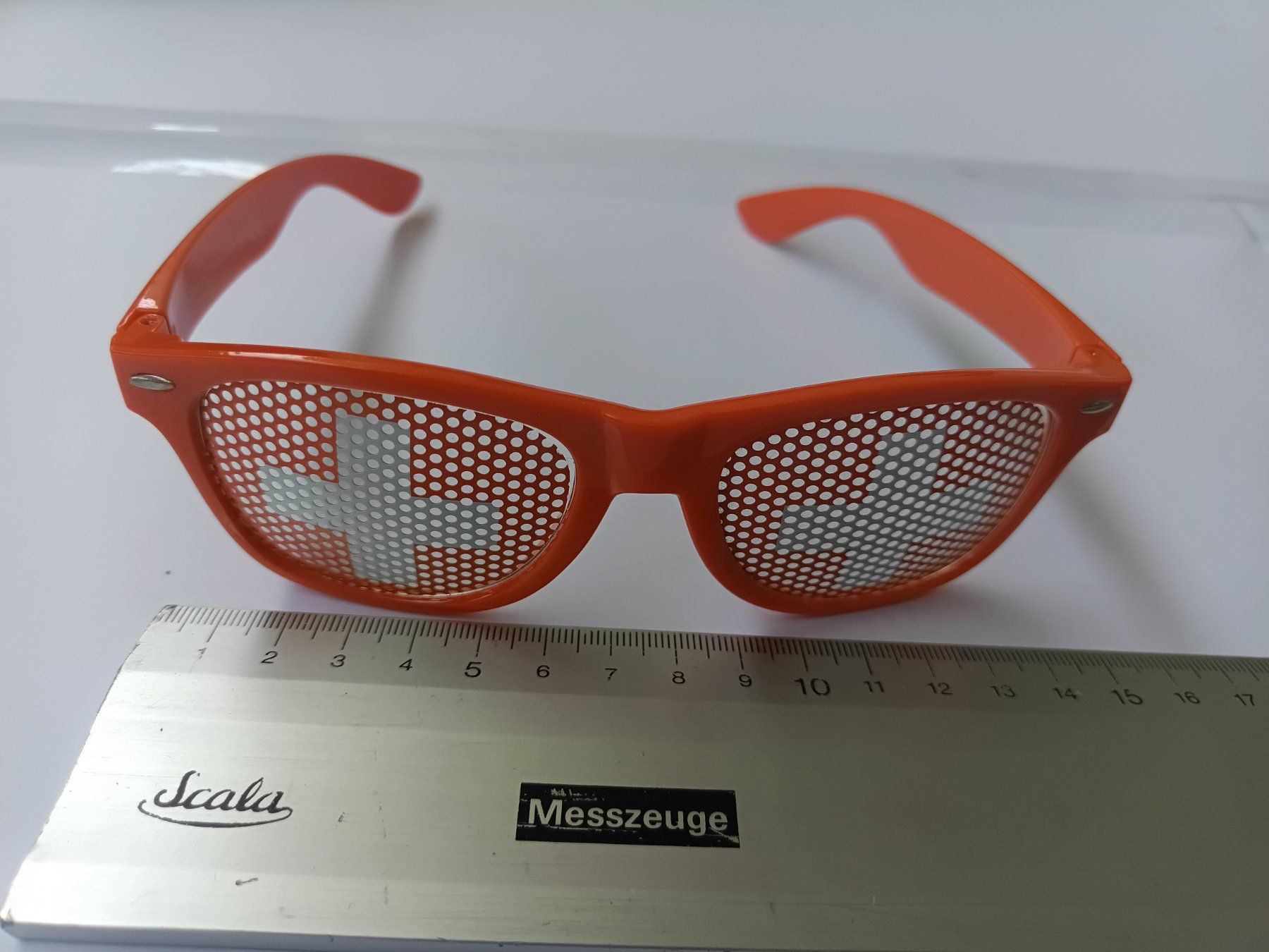 Occhiali & Lenti: Sonnenbrille "Hopp Schwiiz" – Nuovo (secondo la descrizione) da Wängi venduto da Ladys_First 1