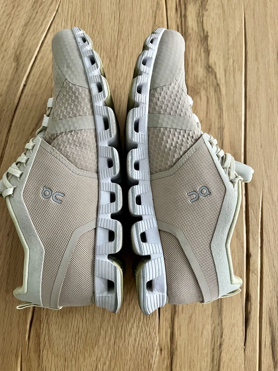 On Scarpe da donna: On Cloud Schuhe, Sneakers Gr. 37.5 – Usato da Sax venduto da _Kornblume_ 2