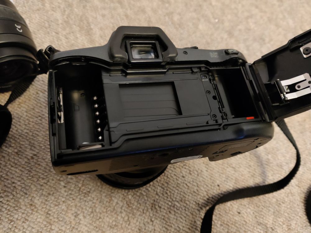 Minolta Fotocamera: Minolta Dynax 500si Spiegelreflexkamera mit div. Objekten – Usato da Muttenz venduto da IkaSul 5