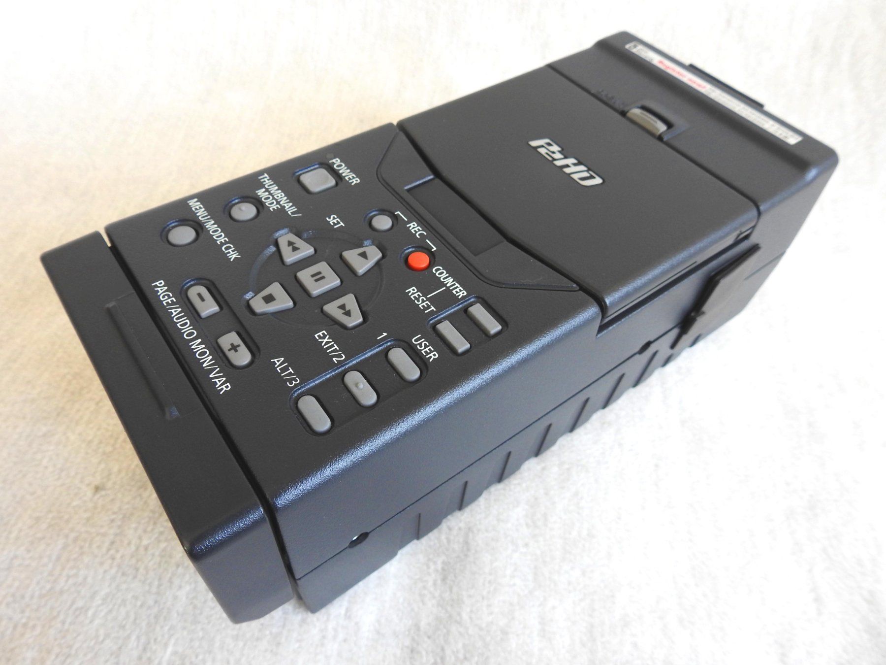 Panasonic Aufnahmegeräte: Panasonic AG-HPG20E P2 Memory Card Portable Recorder AVC int – Gebraucht aus Zürich von Malco0 9