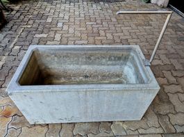 Betonbrunnen