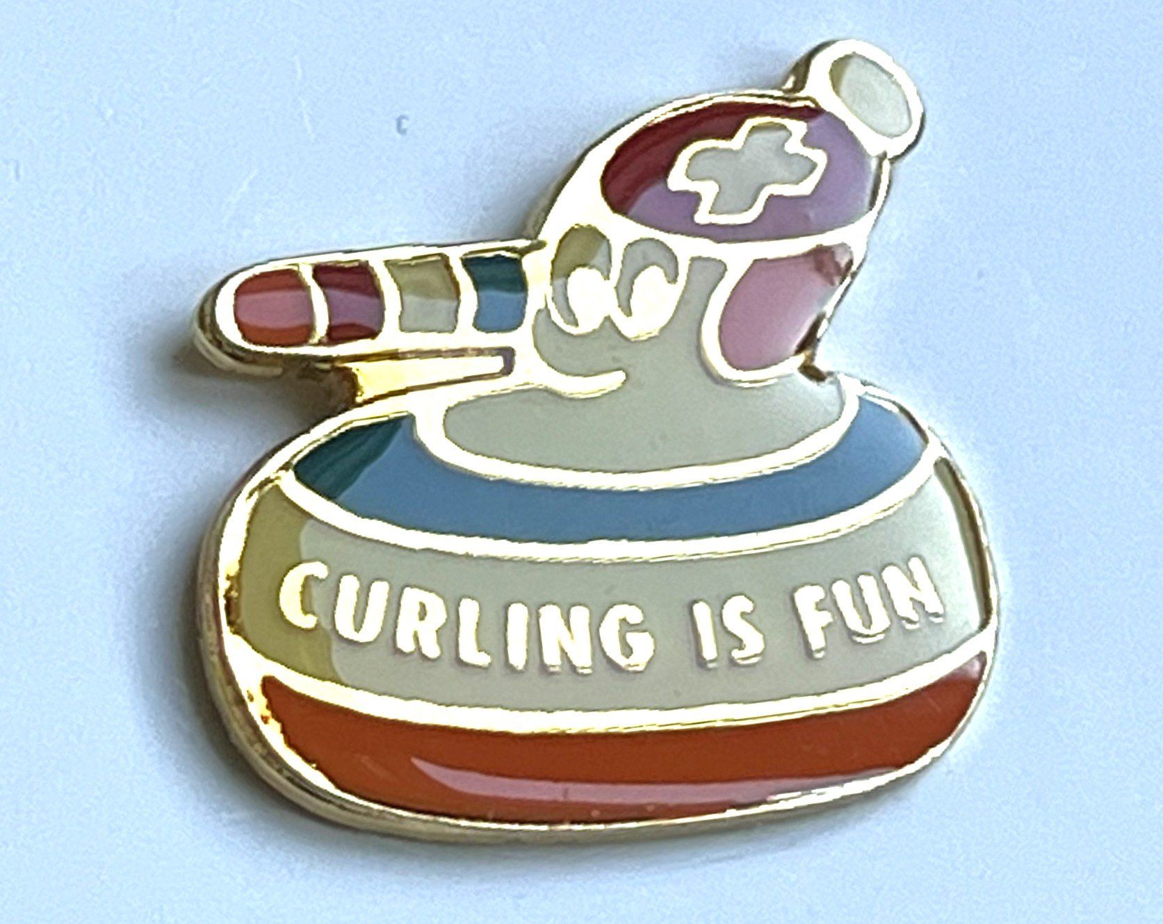 Plaketten & Abzeichen: Pin Sport Curling is Fun – Gebraucht aus Kriens von TSCH1
