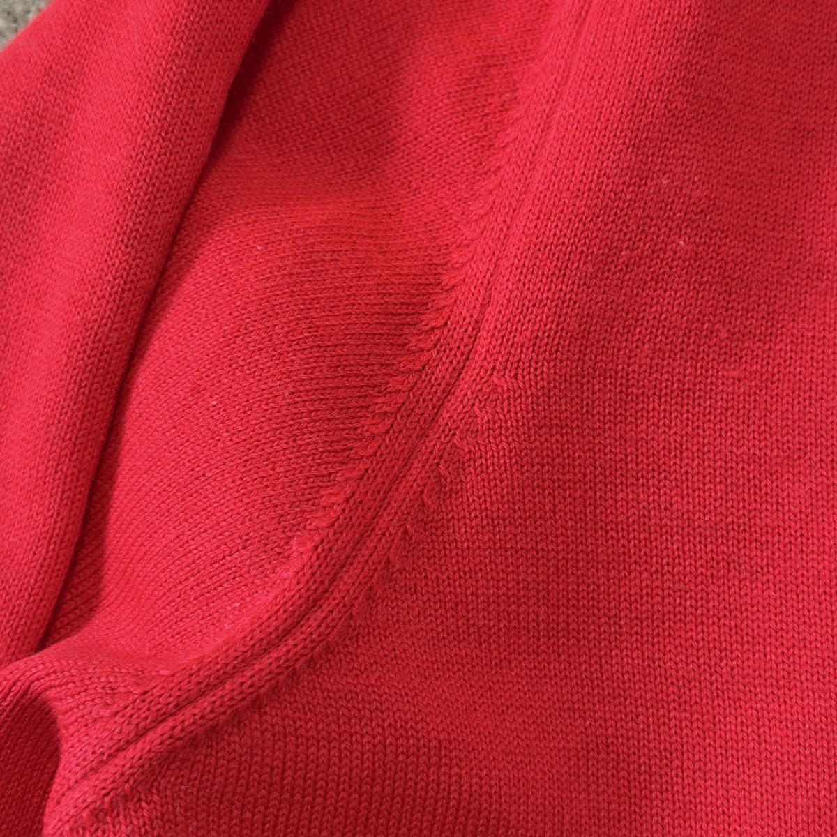 Lacoste Maglioni & Felpe: Lacoste Red V-Neck Sweater, Size 7, Classic Style! – Usato da Bülach venduto da Agixs. 4