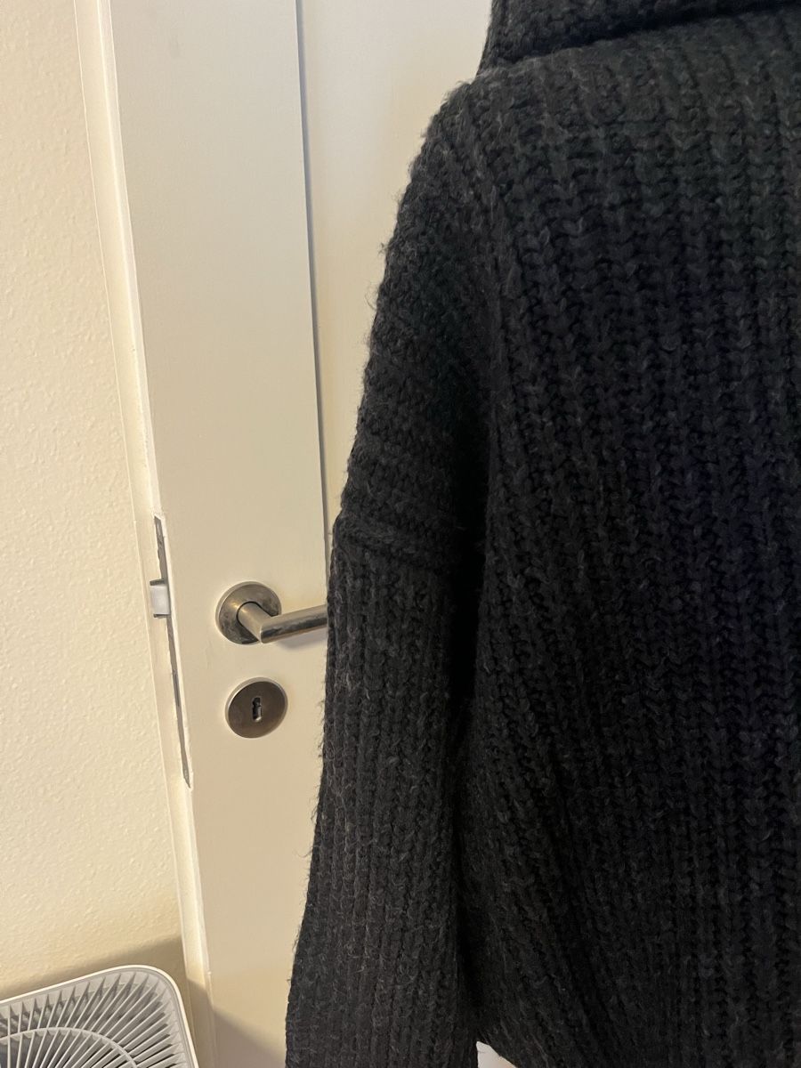 Maglioni & Felpe: Warmer, schwarzer Strickpullover von Topshop Grösse 36-38 – Usato da Zürich venduto da Mrstm4 2