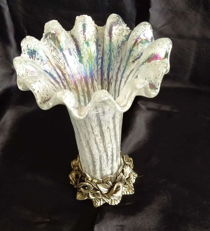 Vasi & Recipienti: Vase mit Bronzefuss - Grösse 21 cm - – Nuovo (secondo la descrizione) da Zürich venduto da 1-2-3-Verkauft 1