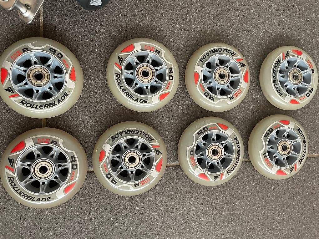 Pattini in linea & Pattini a rotelle: Rollerblade Inliner Grösse 46 mit viel Zuberhör – Usato da Wilderswil venduto da kerstin_suisse 4
