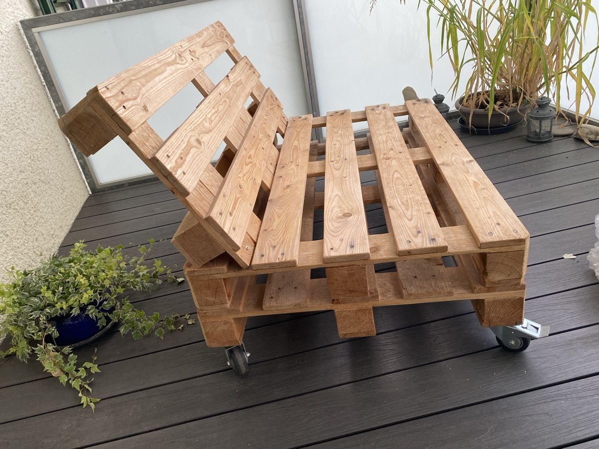 Paletten: Palettensofa mit Rollen – Gebraucht aus Solothurn von dmo_25 1