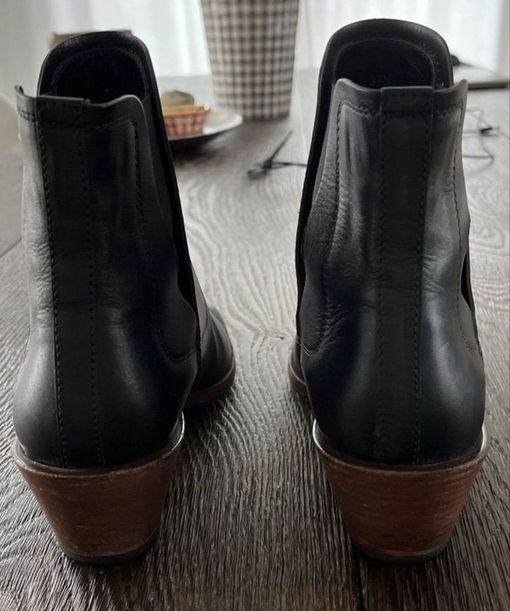 Tod'S Damenschuhe: Tod‘s Stiefeletten 37 1/2 – Gebraucht aus Füllinsdorf von Ilnomi 2