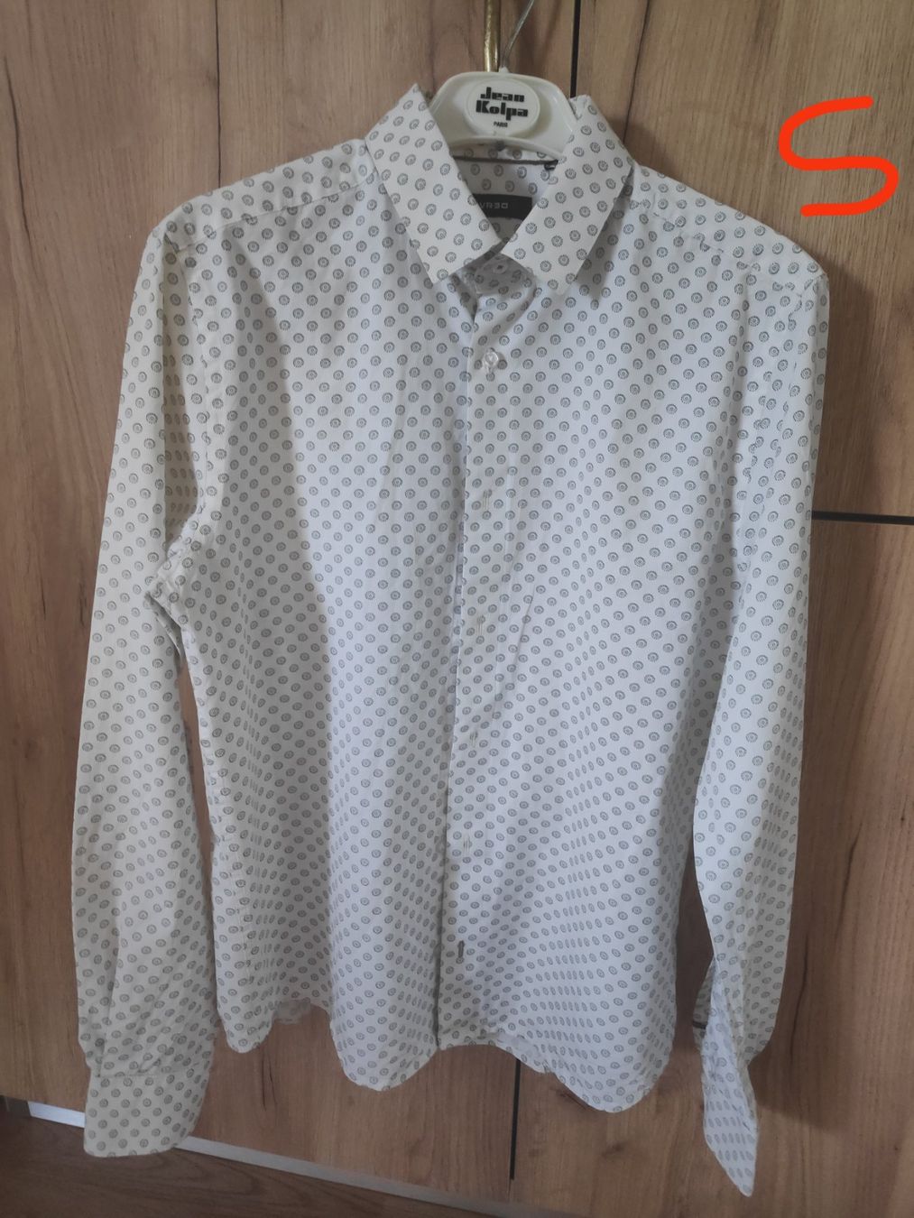Hemden, T-Shirts & Polos: Chemises pour homme/ado – Gebraucht aus Couvet von fat_kyl7 1