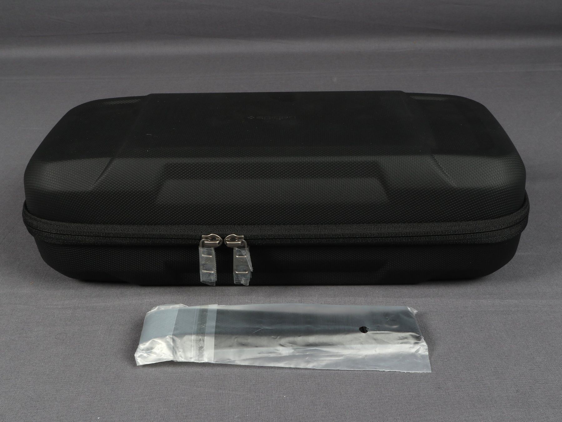 Spigen Custodie protettive: SPIGEN Steam Deck Case – Nuovo (secondo la descrizione) da Steinen venduto da Restwert_Steinen 1
