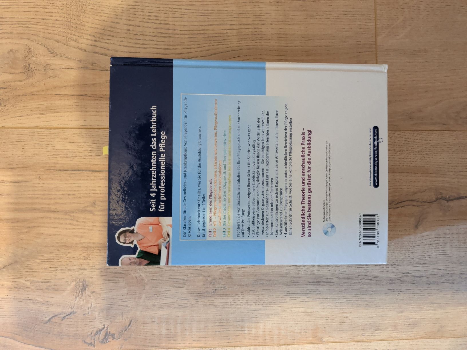 Libri: Thiemes Pflege – Usato da Sarmenstorf venduto da Schneekettenpflicht 1