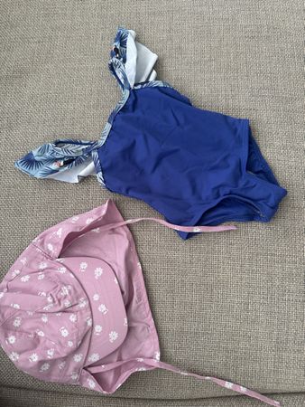 Hat & swimsuit baby neu* manor