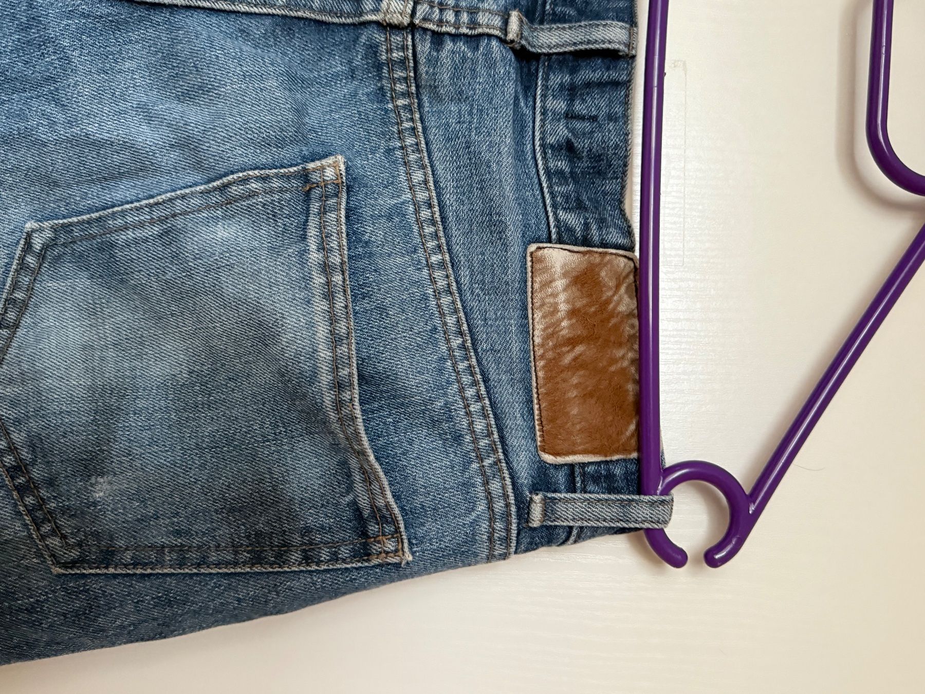 Jeans: Blaue Jeans, shade by shellac. gross ca 30 – Usato da Birmensdorf ZH venduto da T_Richard 7