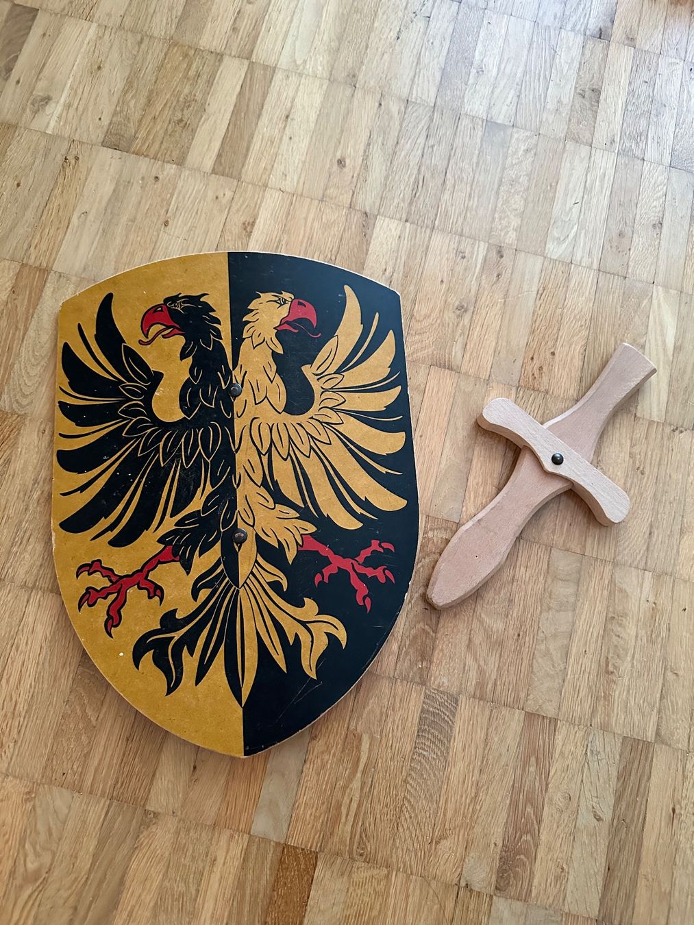Giocattoli: Schwert Schild Ritter – Usato da Rupperswil venduto da M60