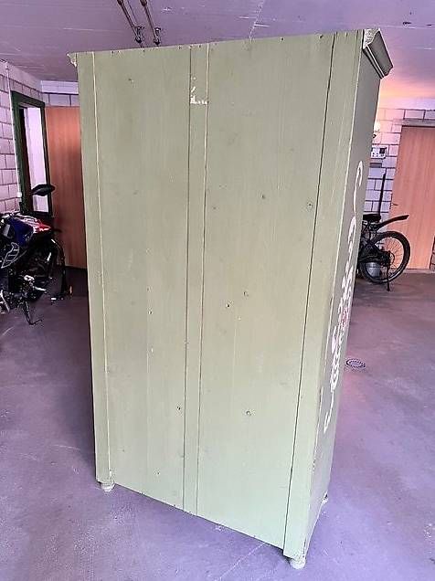 Armadi: Zu verschenken   alter bemalter SCHRANK – Usato da Fräschels venduto da Verkauf_Kauf-007 3