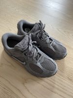 Nike Sportschuhe Grösse 10.5 - Fehlkauf vom Januar 2026