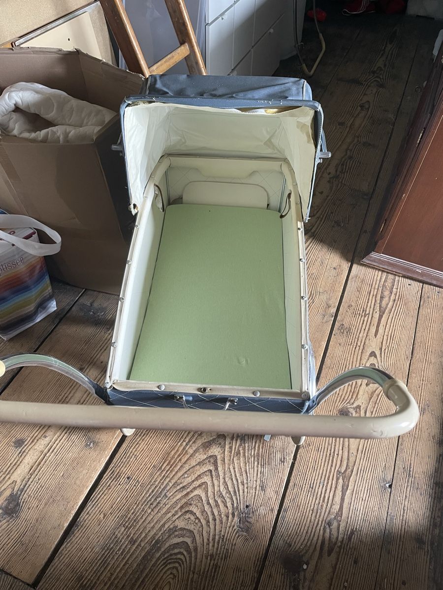 Carrozzine: Kinderwagen/ Stubenwagen antik – Usato da Wangen SZ venduto da flowerfly 1