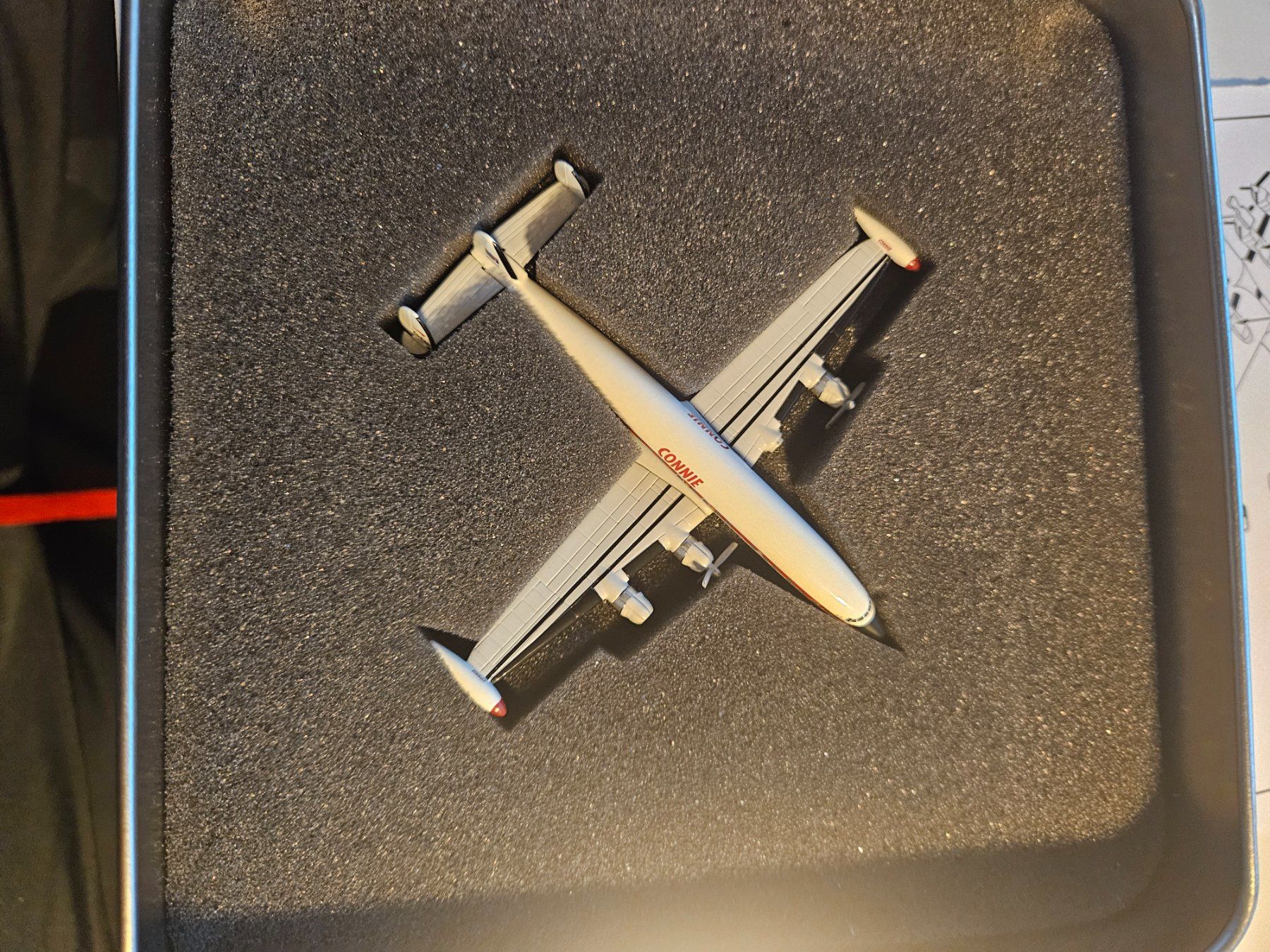 Kit di modellismo & Modellini statici: Dragon Models Scale 1:400 Connie Super Constellation Airplan – Nuovo (secondo la descrizione) da Bützberg venduto da Fraggles13