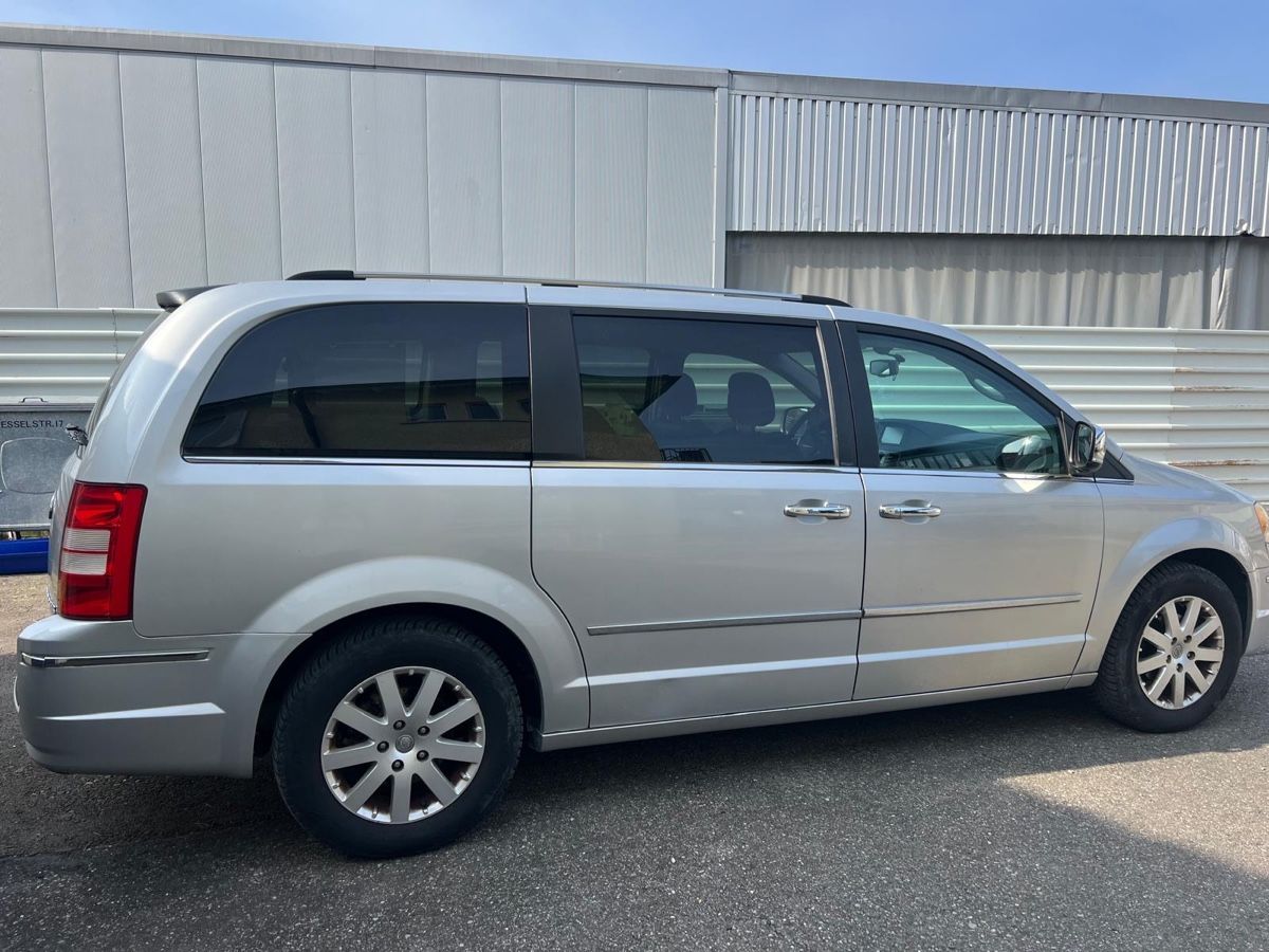 Chrysler Automobili: Chrysler Grand Voyager 2.8 CRD Limited Automatic – Usato da Spreitenbach venduto da jml57 1