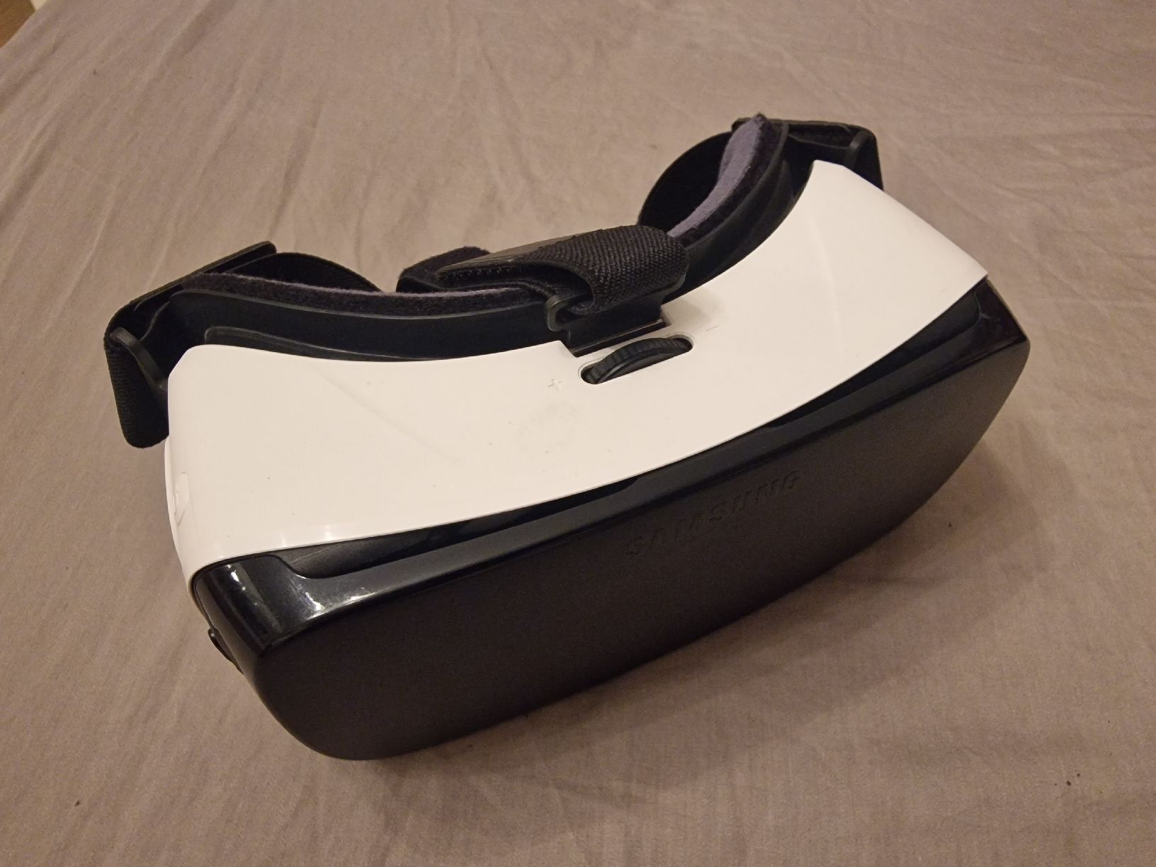 Samsung Casco VR: Die erste Samsung VR Brille – Usato da Luzern venduto da GondiTN