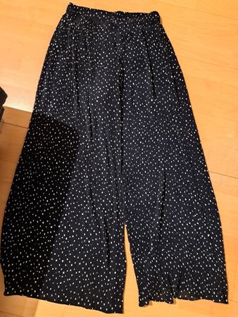 Plisseehose gepunktet dunkelblau Grösse L, Zara