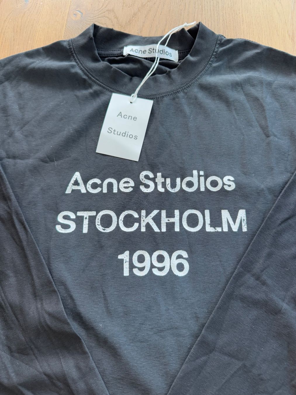 Acne Studios T-Shirts: Acne Studios Longsleeve Gr. M, schwarz – Neu (gemäss Beschreibung) aus Triesen von dardaleni 1