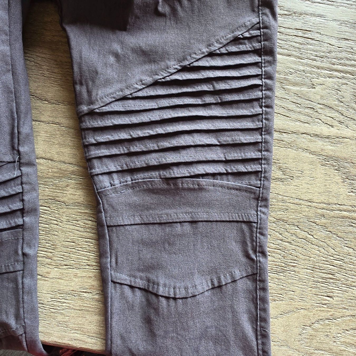 Pantaloni: 🐸 SUPER STRETCH HOSE GRAU M – Usato da Môtier (Vully) venduto da Frogs 1