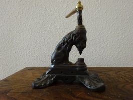 Interessante Eisenskulptur / Löwe