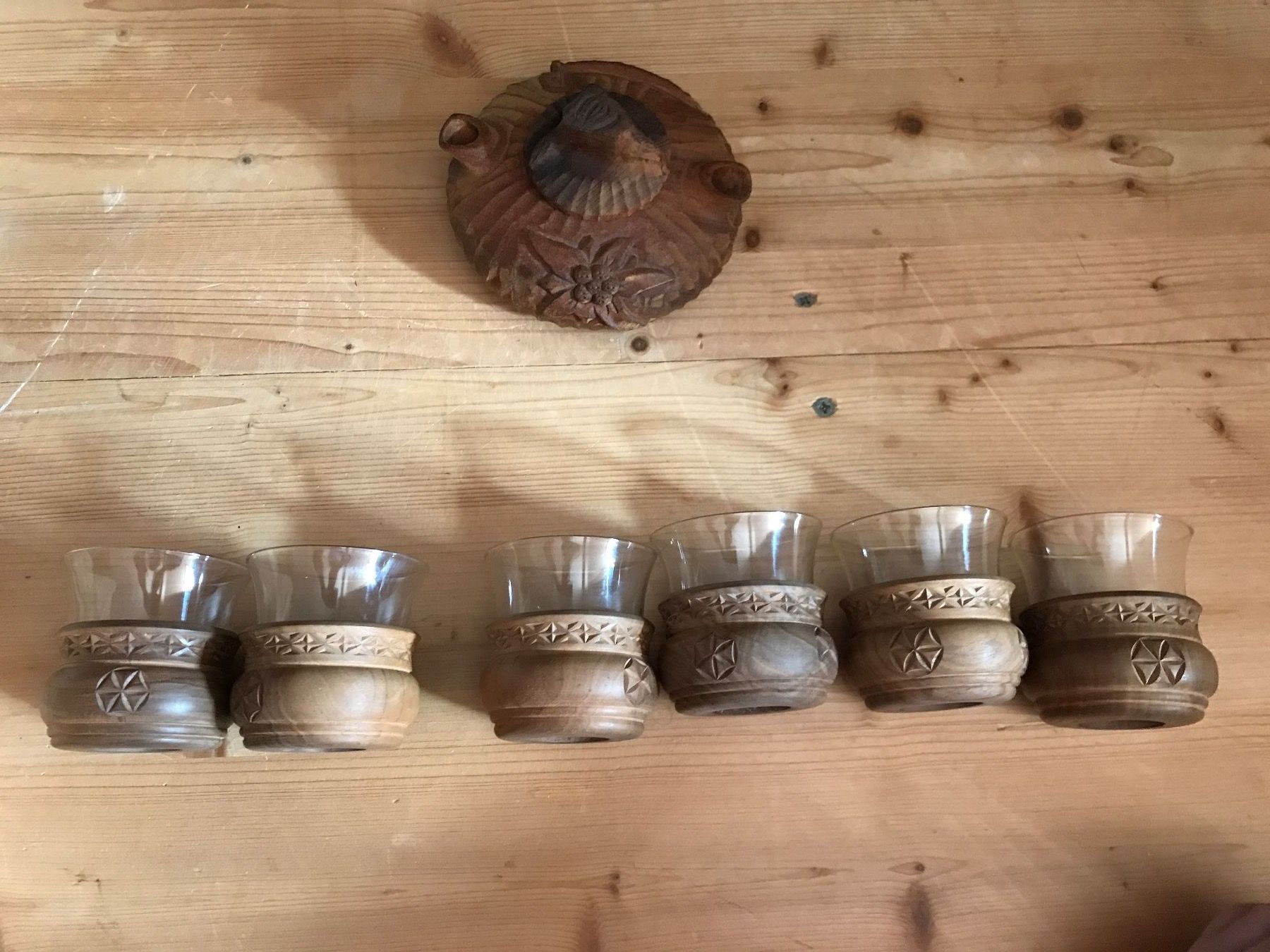 Services de table: Tee-Set aus echtem Holz von Hand geschnitzt – D'occasion à Stettlen par togram4 1