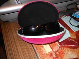 Polaroid SonnenbrilleKann über eine Korreturbrille getragen