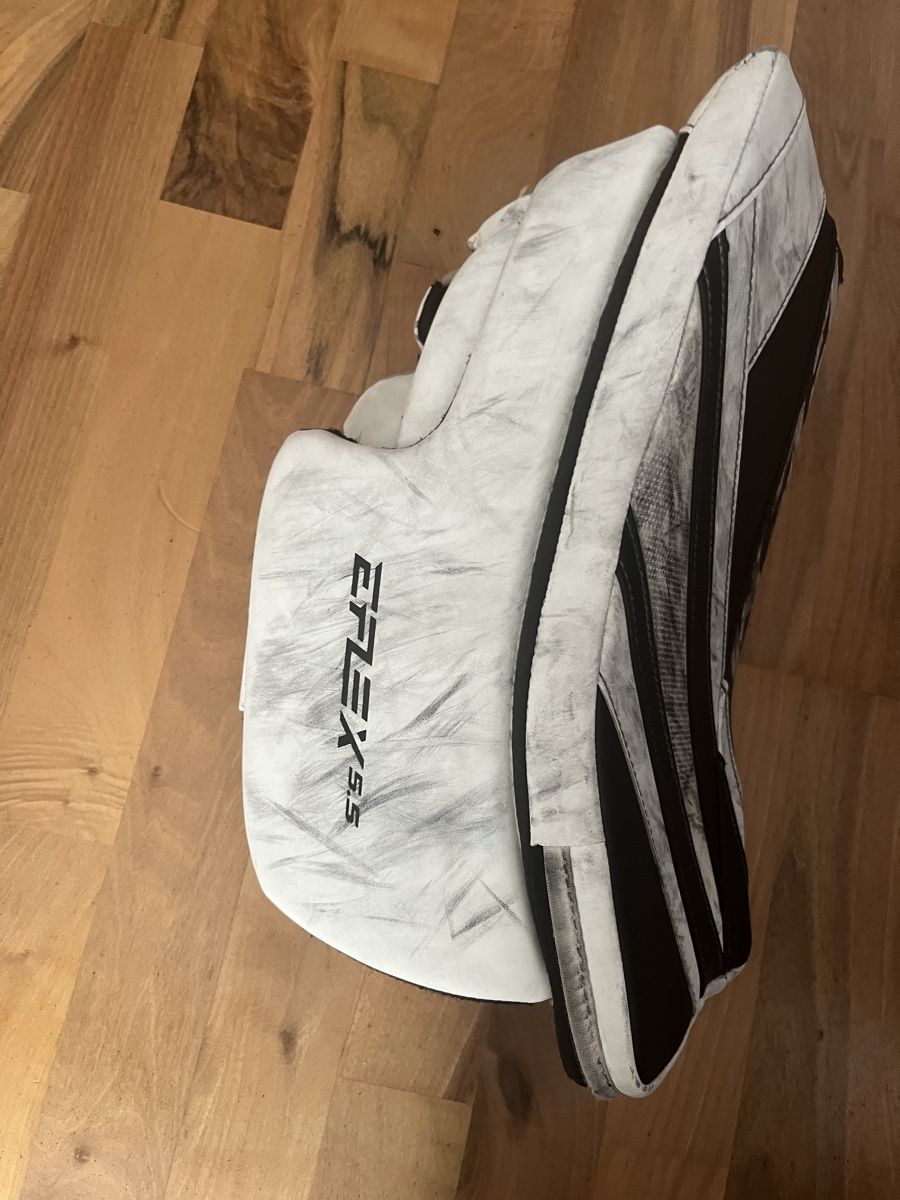 Ccm Protezioni & Imbottiture: CCM EFLEX 5.5 blocker  – Usato da Sierre venduto da Rouvinez-vich 1