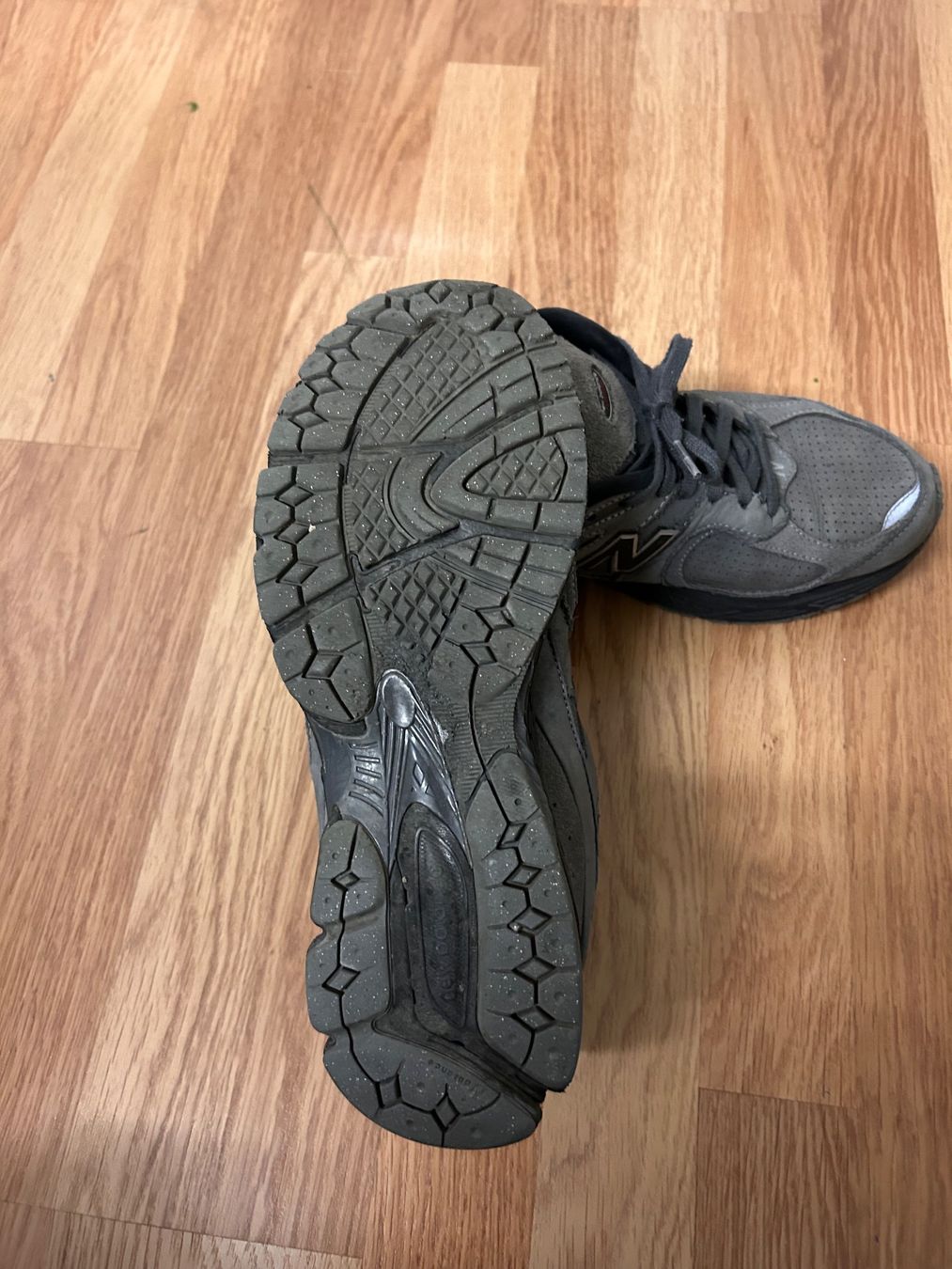 New Balance Scarpe da uomo: New Balance M2002REH Gr.44,5 – Usato da Birsfelden venduto da Pearl10 2