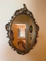 Miroir baroque doré cadre orné, forme ovale, bon état