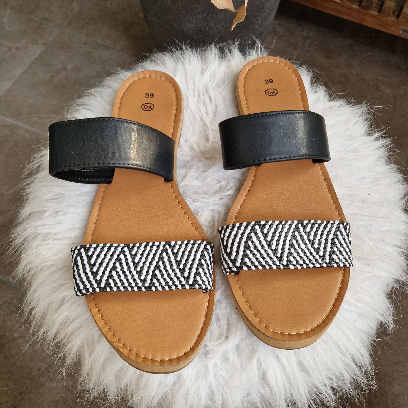 Scarpe da donna: Sandalen 2 Paar Gr. 39 – Usato da Nendeln venduto da Zopfie_ 1