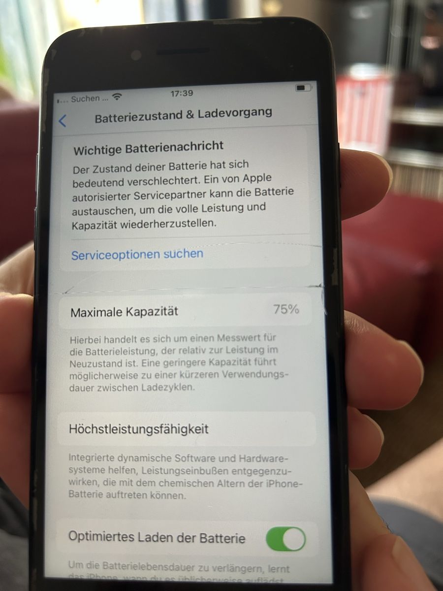 Apple Handys / Smartphones: iPhone SE 2. Generation 64GB schwarz defekt – Defekt aus Luzern von bettygreen 8